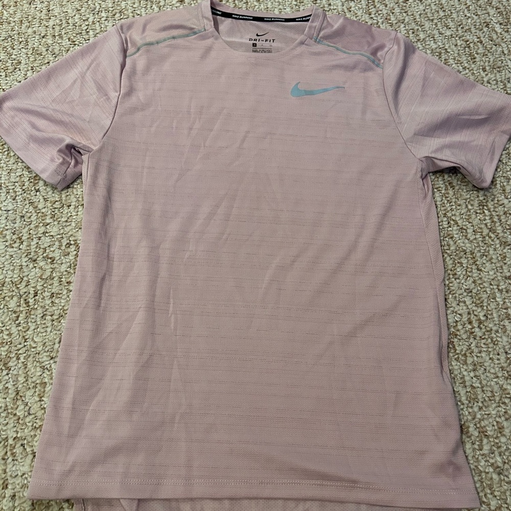 Nike men’s small running t shirt 
10/10 
Worn once to small